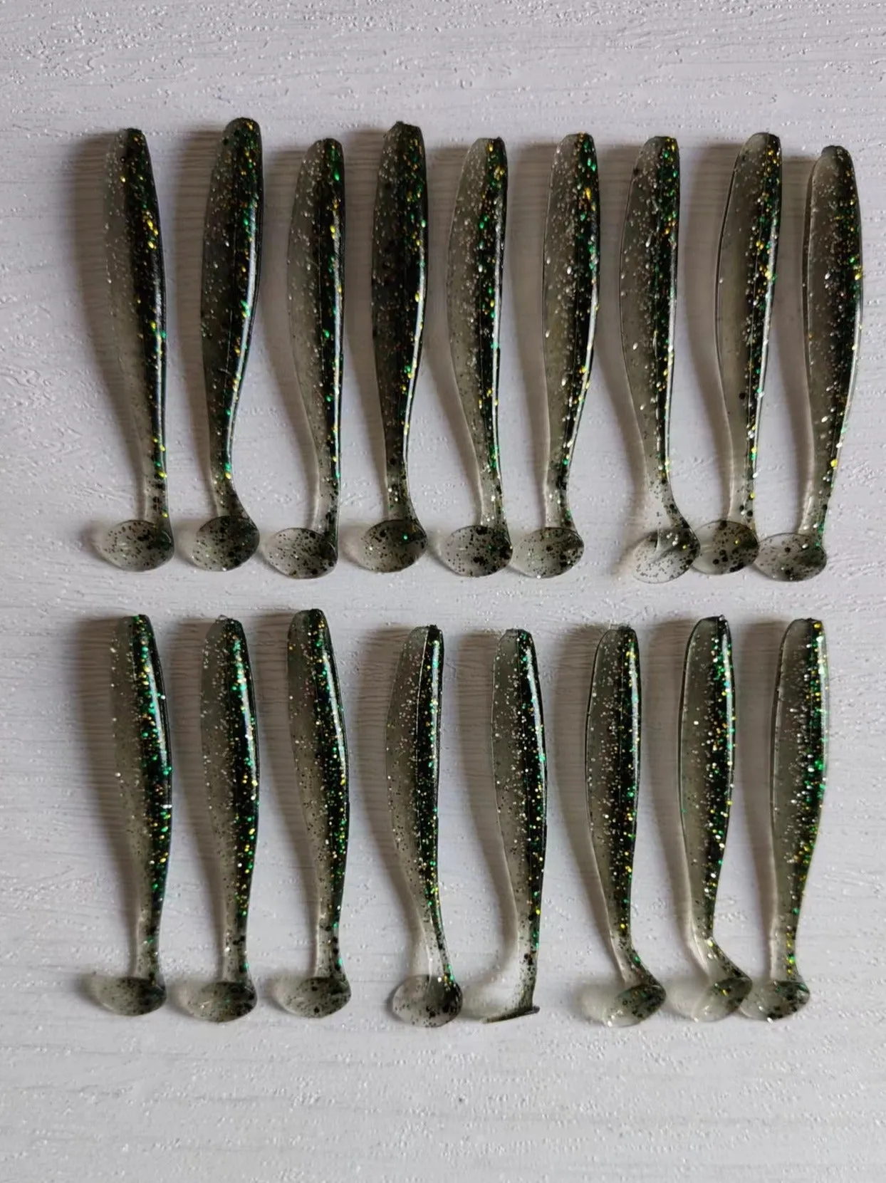 18pcs (3pks) Soft Plastic Paddle Tail Shad 75mm On 5 Colour Scented Fishing Tackle
