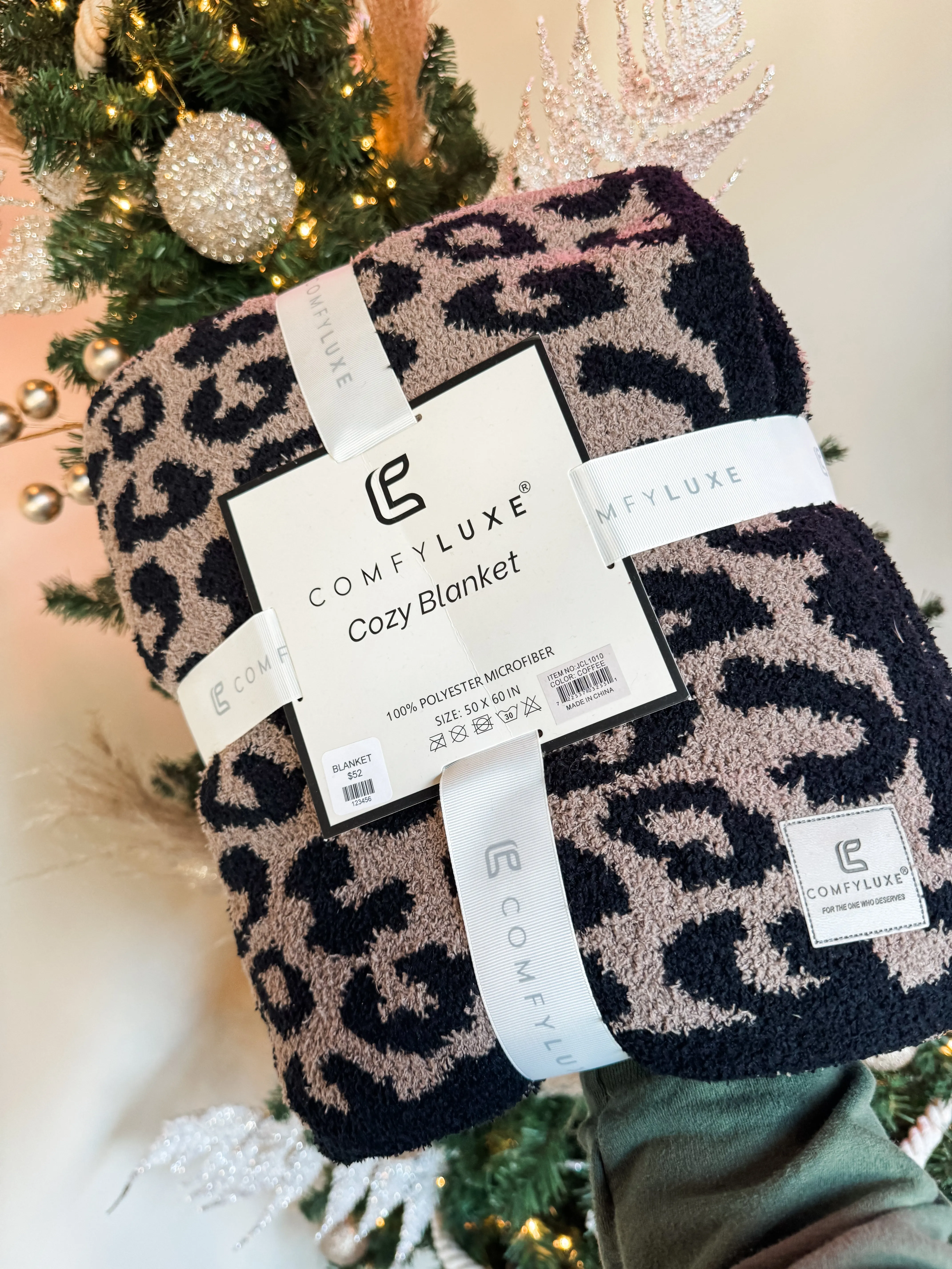 COZY BLANKET (2 OPTIONS)