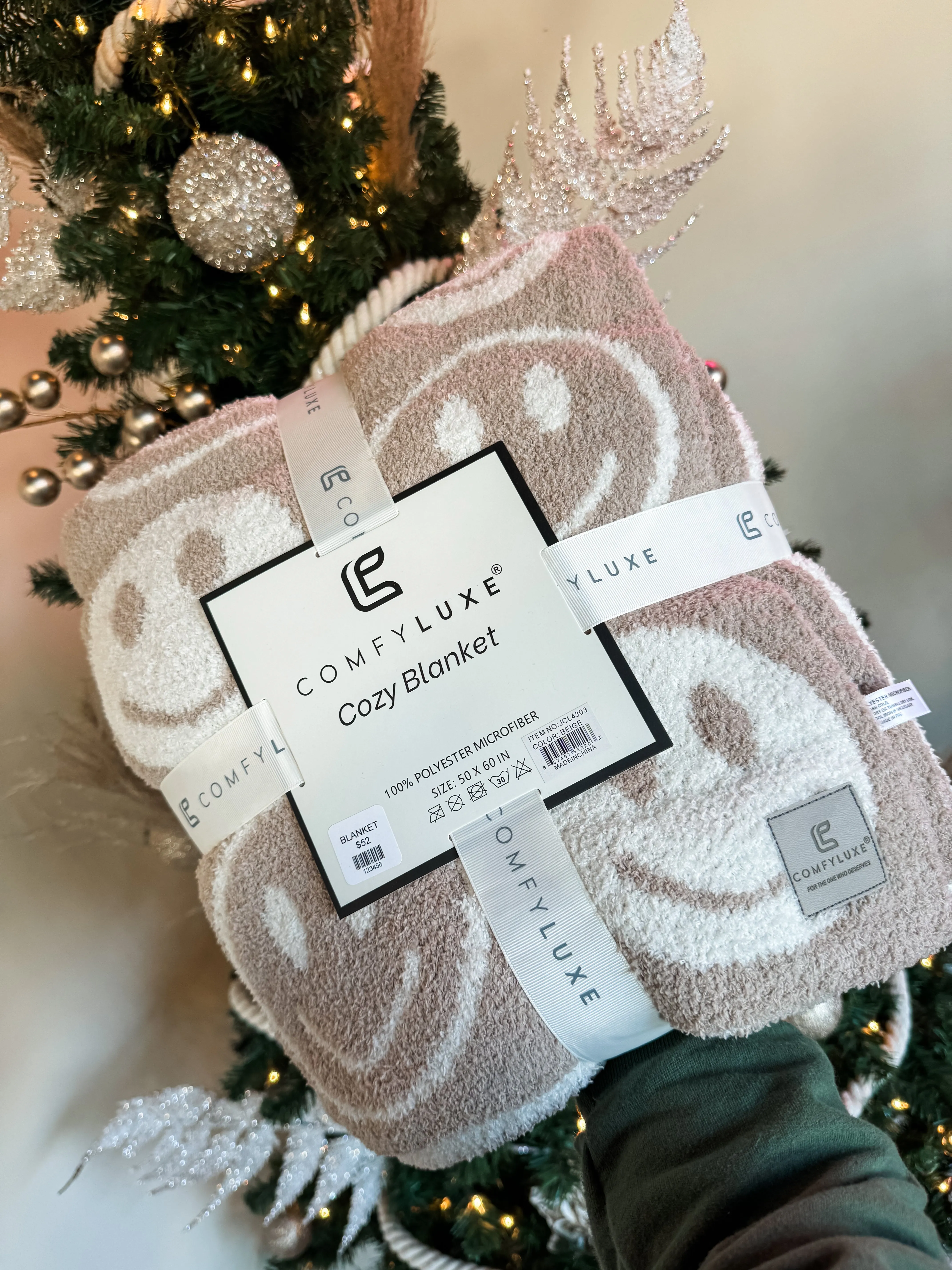 COZY BLANKET (2 OPTIONS)