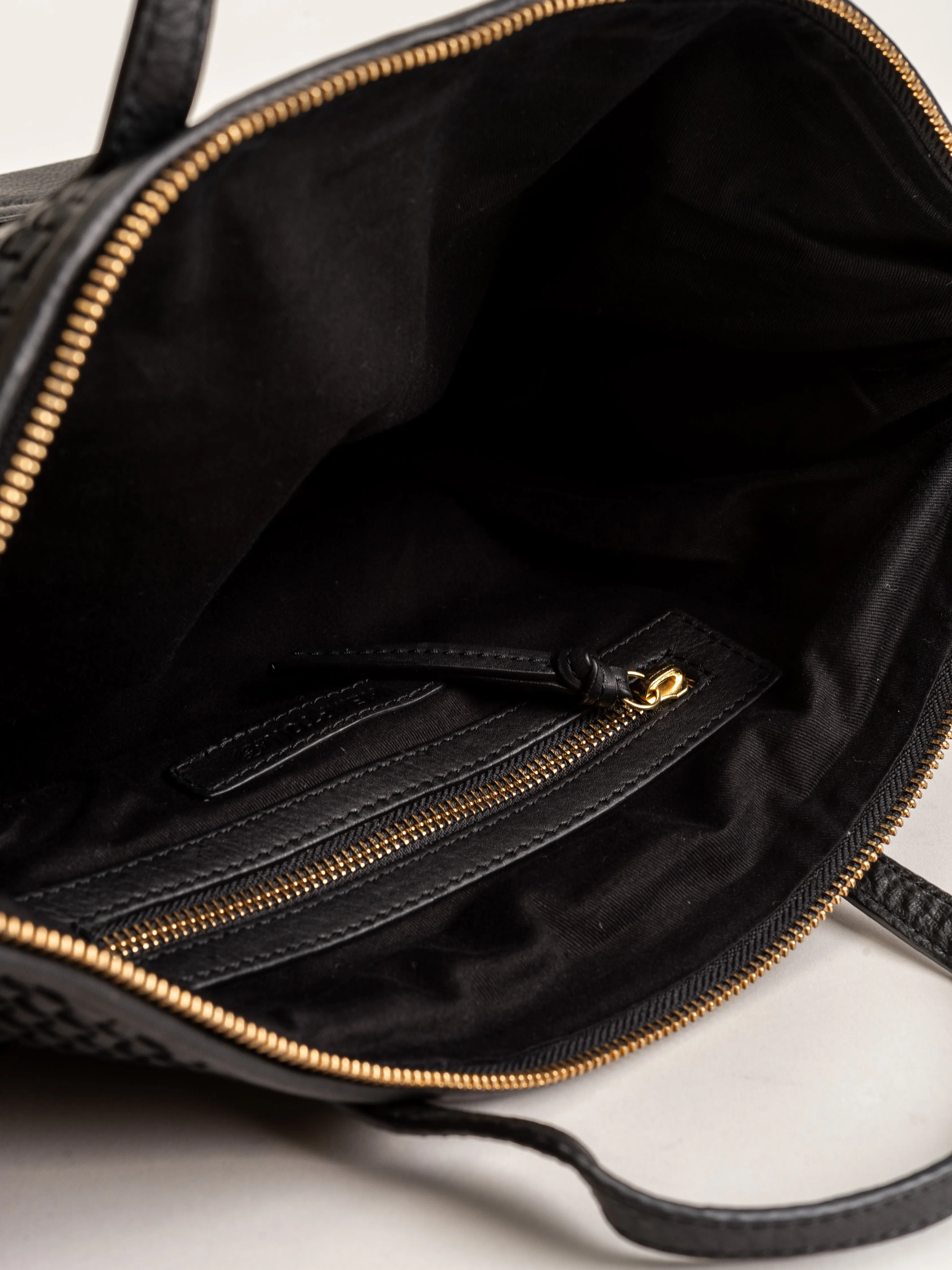 devon holdall - black woven