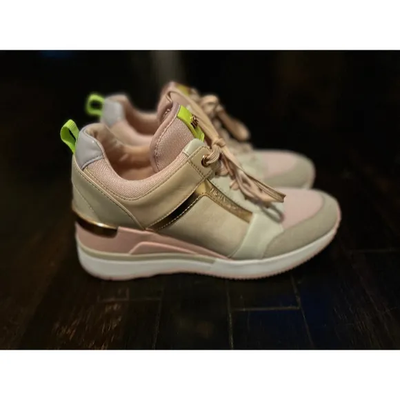 EUC Michael Kors Georgie Mixed-Media Trainer size 6.5M