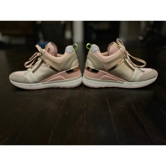 EUC Michael Kors Georgie Mixed-Media Trainer size 6.5M