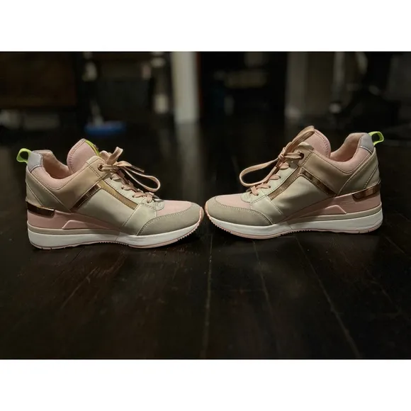 EUC Michael Kors Georgie Mixed-Media Trainer size 6.5M