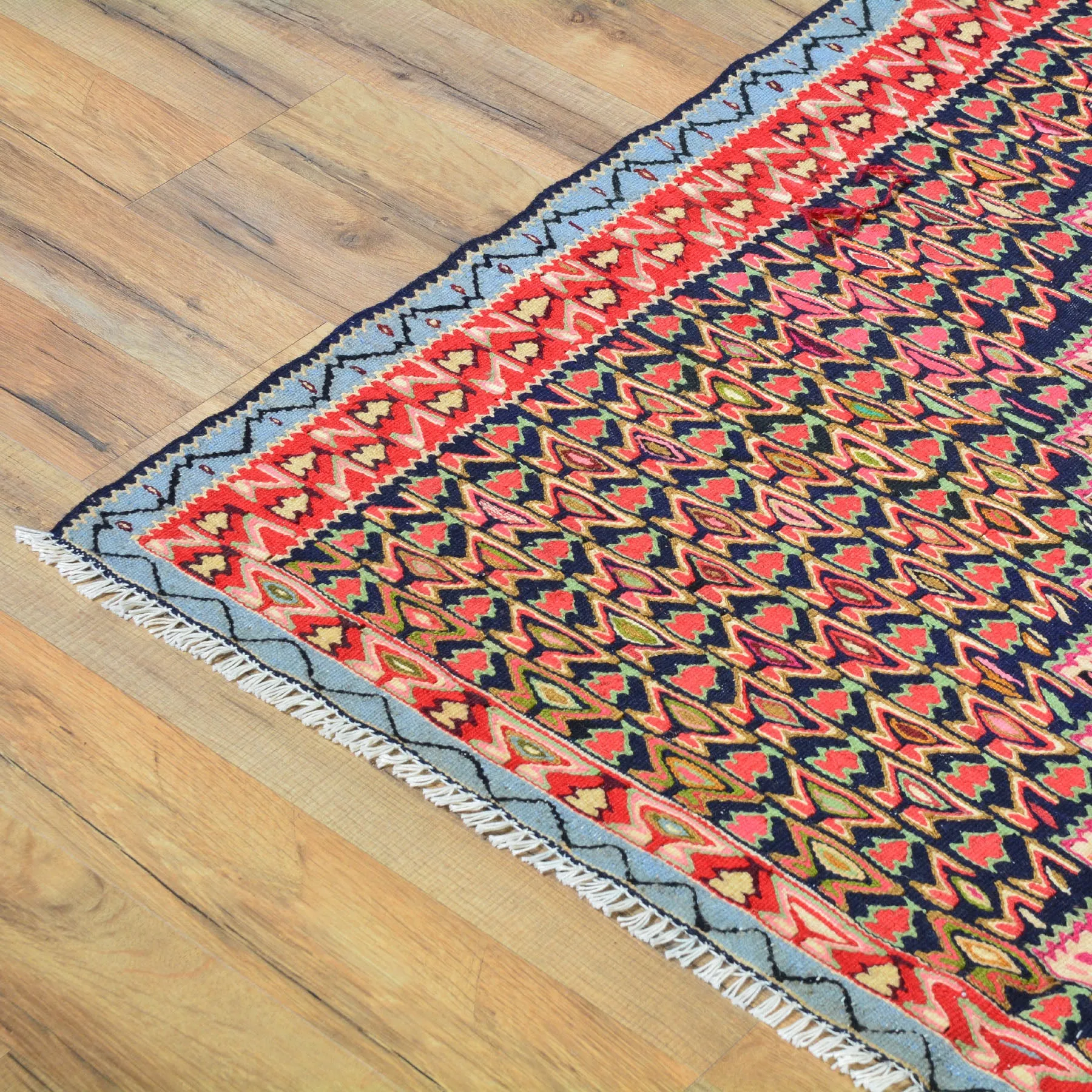 Hand-Woven Persian Sennah Kilim Geometric Design Wool Rug (Size 4.0 X 4.10) Cwral-7686