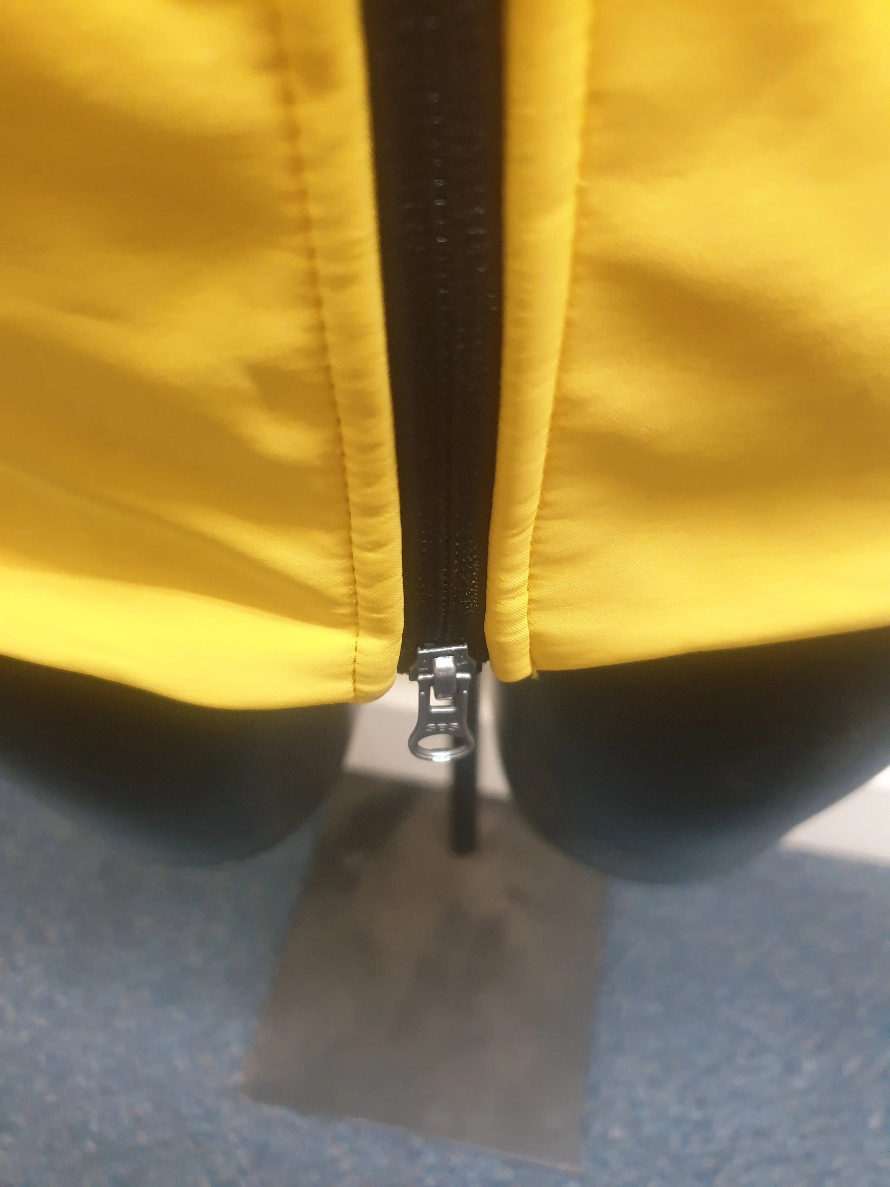 NEW WITH TAGS Yellow HKM showerproof jacket FREE POSTAGE 🟢