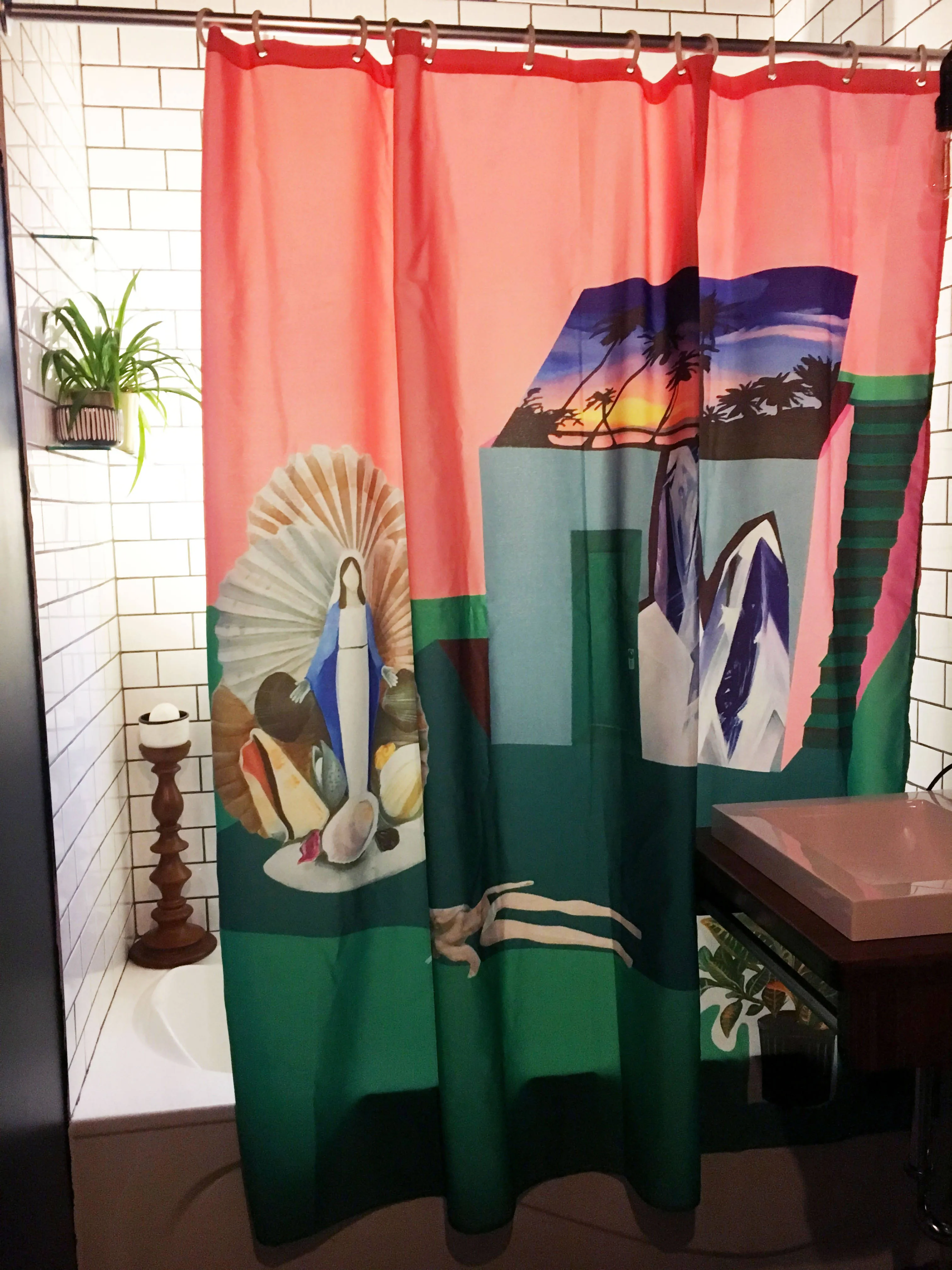 Rideau de douche de polyester, durable et lavable, conçu en collaboration avec l'artiste peintre marlene brando