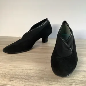 THIERRY RABOTIN Black Suede Kitten Heel Pumps Whimsigoth Cocktail EU 40.5 US 10