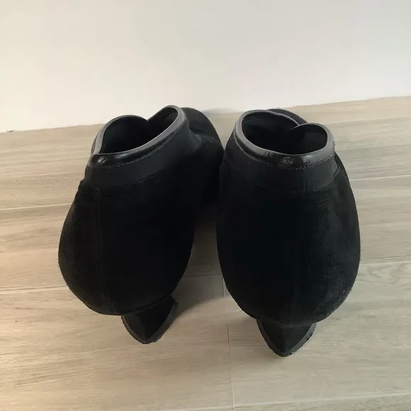 THIERRY RABOTIN Black Suede Kitten Heel Pumps Whimsigoth Cocktail EU 40.5 US 10