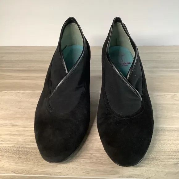 THIERRY RABOTIN Black Suede Kitten Heel Pumps Whimsigoth Cocktail EU 40.5 US 10