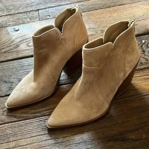 Vince Camuto Gradesha Suede Tortilla Ankle Boot Size 6.5