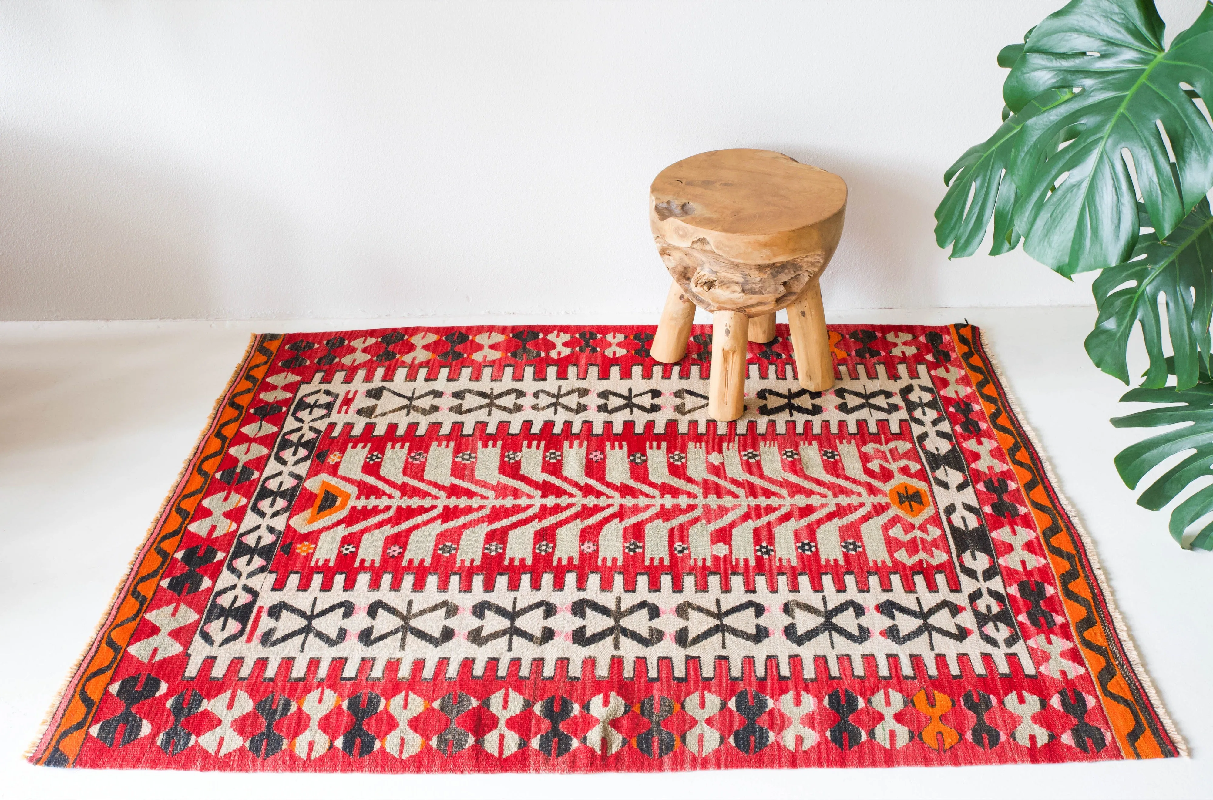 Vintage western Anatolian Kilim Rug 3'9"x5'2"