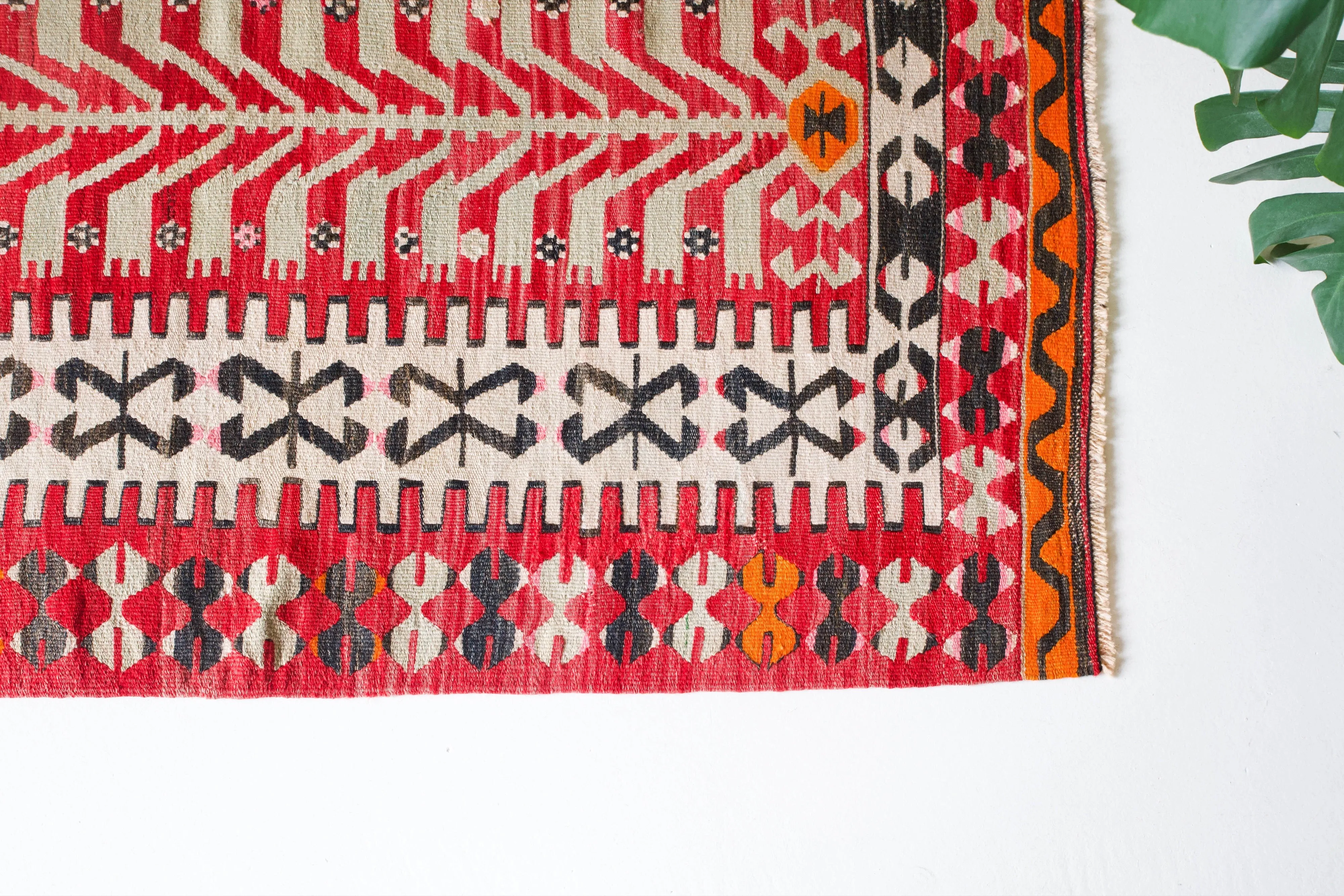Vintage western Anatolian Kilim Rug 3'9"x5'2"